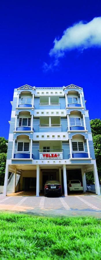 Yelza Hotel And Residence Alwaye Buitenkant foto